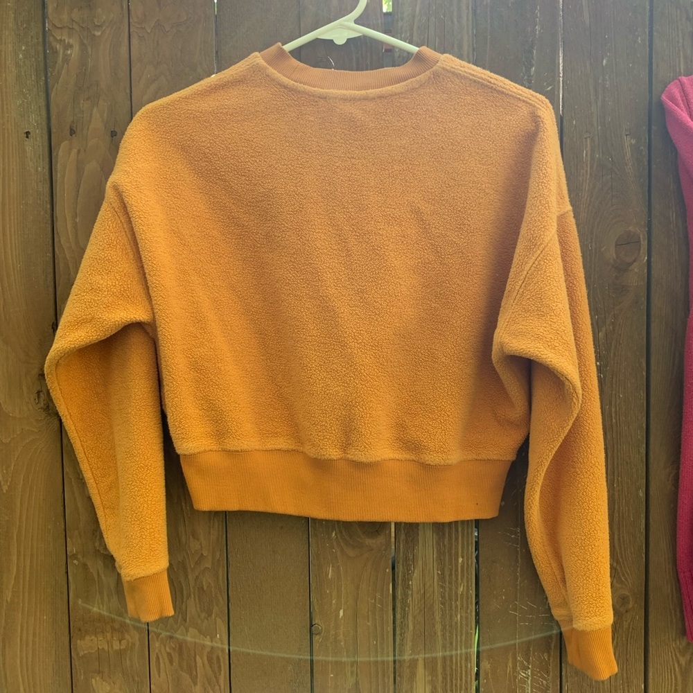 FOREVER 21 CROPPED SWEATER
